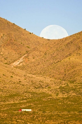 Picture of NEW MEXICO MOONSET OVE INTERSTATE 25