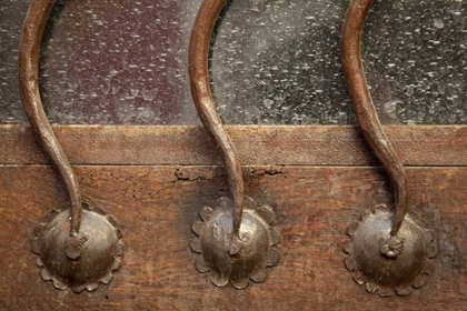 Picture of MEXICO CURVED METAL BARS ON DOOR WINDOW