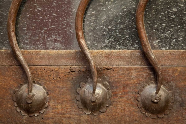 Picture of MEXICO CURVED METAL BARS ON DOOR WINDOW