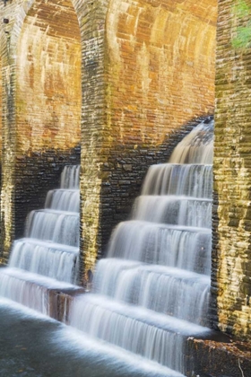 Picture of TN, CUMBERLAND MOUNTAIN SP DAM SPILLWAY