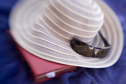 Picture of FRENCH POLYNESIA SUN HAT, SUNGLASSES AND BOOK