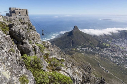 Picture of SOUTH CAPE TOWN SKY LIFT ON TABLE MOUNTAIN