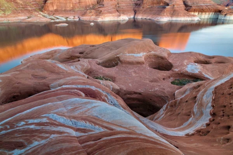 Picture of UTAH WEATHERING PIT RIDGE AT LAKE POWELL