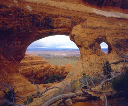 Picture of USA, UTAH, AN ARCH IN ARCHES NP
