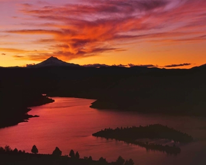 Picture of OR, JEFFERSON CO, LAKE BILLY CHINOOK AT SUNSET