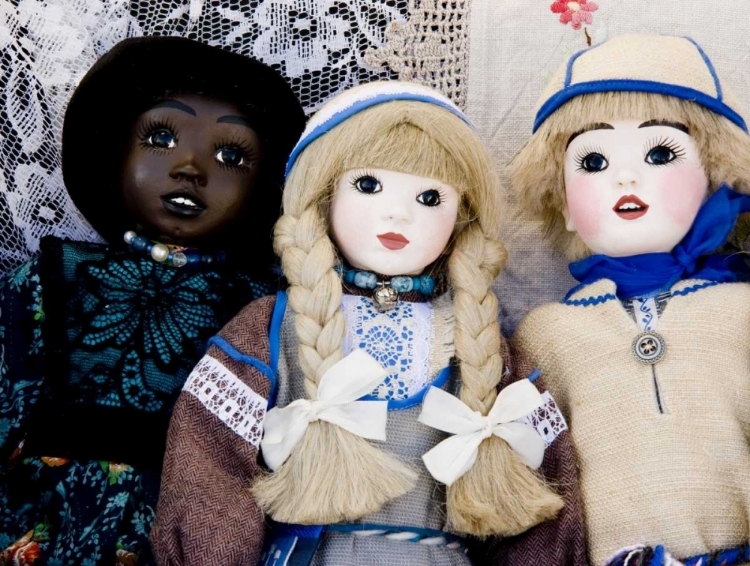 Picture of FINLAND, HELSINKI DOLLS AT AN OUTDOOR MARKET