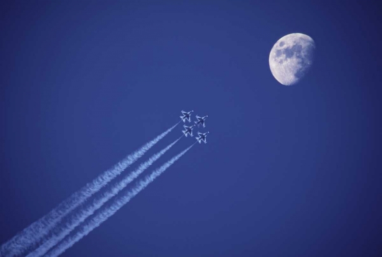 Picture of CANADA, BC FOUR FIGHTER JETS FLY IN FORMATION