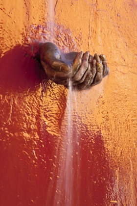 Picture of MEXICO FOUNTAIN OF WATER IN CUPPED HANDS