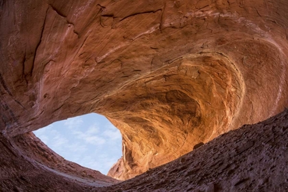 Picture of UT SANDSTONE ALCOVE IN FIFTY MILE CANYON