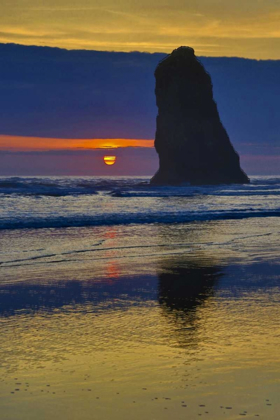 Picture of OREGON, CANNON BEACH SUNSET ON LONE SEASTACK
