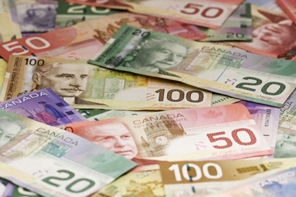 Picture of CLOSE-UP OF ASSORTED CANADIAN PAPER CURRENCY