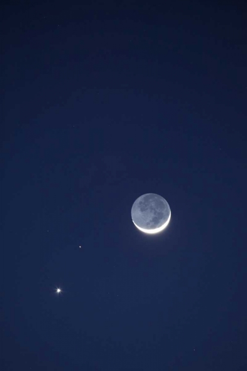 Picture of CALIFORNIA MOON, VENUS AND PLUTO IN THE SKY