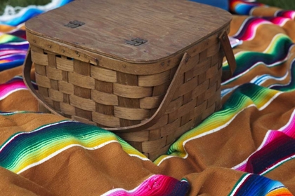 Picture of INDIANA, INDIANAPOLIS PICNIC BASKET AND BLANKET
