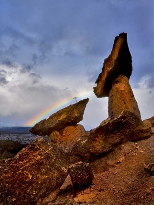 Picture of OR, JEFFERSON CO, THE BALANCING ROCKS AND RAINBOW