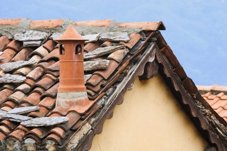 Picture of ITALY, VARENNA TERRA COTTA ROOF AND CHIMNEY