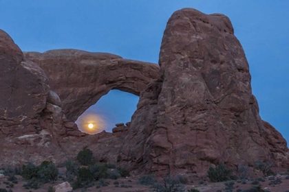 Picture of UT, ARCHES NP SOUTH WINDOW ARCH AND FULL MOON