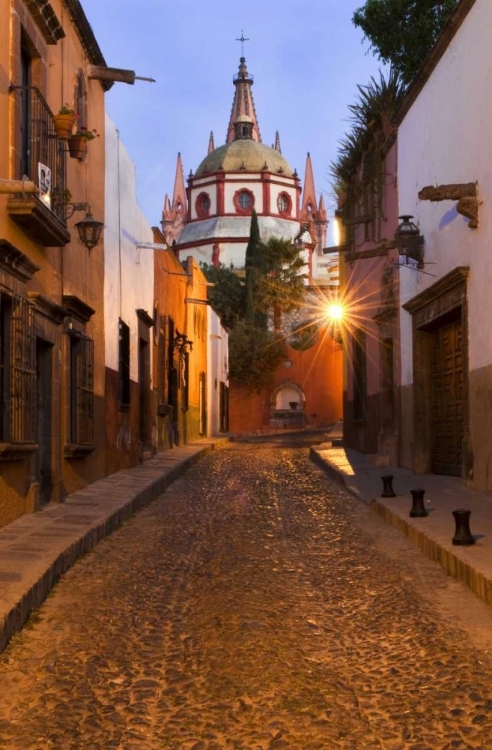 Picture of MEXICO EARLY MORNING STREET SCENE