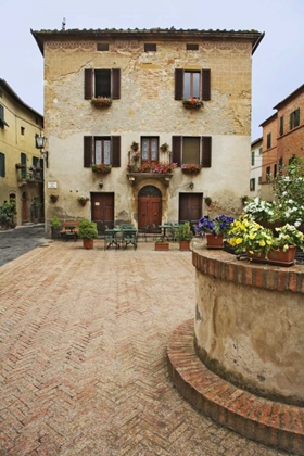 Picture of A LOCAL RESTAURANT IN A PIAZZA, PIENZA, ITALY