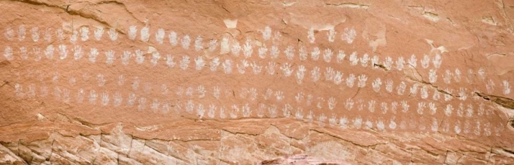 Picture of UT, GRAND STAIRCASE NM HUNDRED HANDS PICTOGRAPH