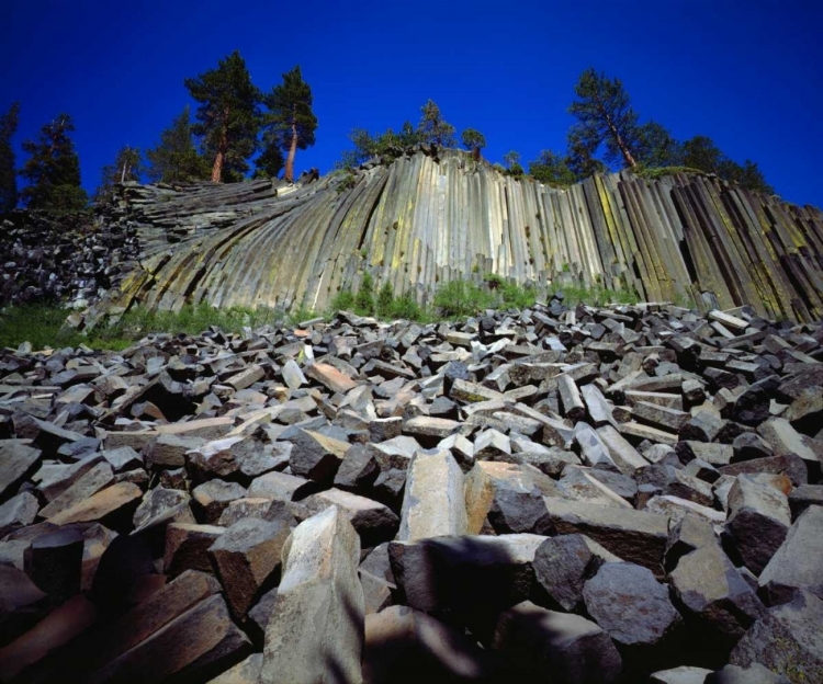 Picture of CA, SIERRA NEVADA FORMATIONS OF DEVILS POSTPILE