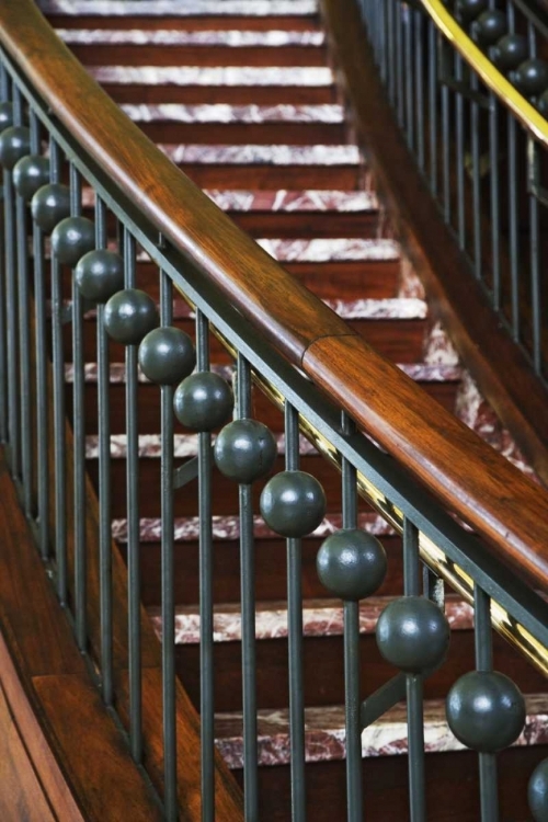 Picture of WASHINGTON DC, STAIRWAY INSIDE A TRAIN DEPOT