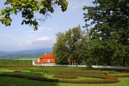 Picture of CZECH REPUBLIC, CESKY KRUMLOV CHATEAU GARDENS