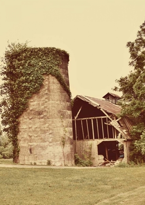 Picture of BARN AND SILO