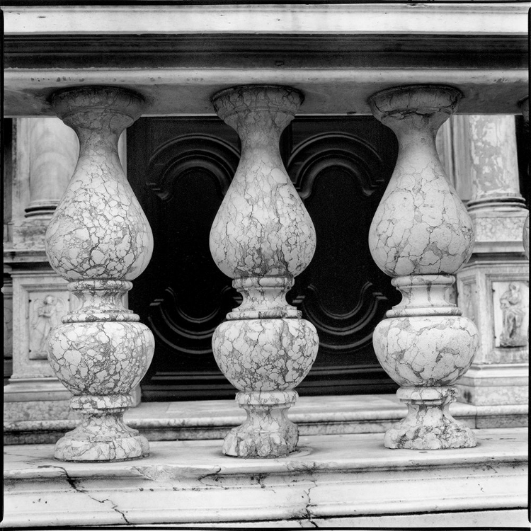 Picture of ARCHITECTURE DETAIL VIII BUDAPEST