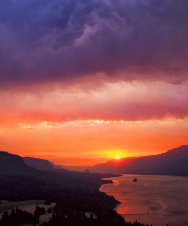 Picture of COLUMBIA RIVER GORGE III