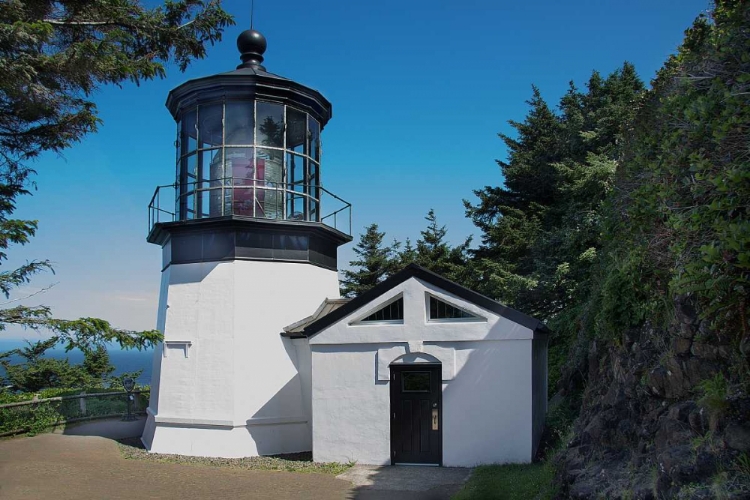 Picture of CAPE MEARS LIGHTHOUSE