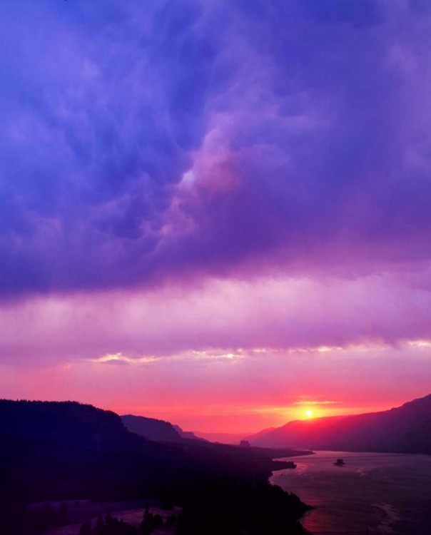 Picture of COLUMBIA RIVER GORGE II