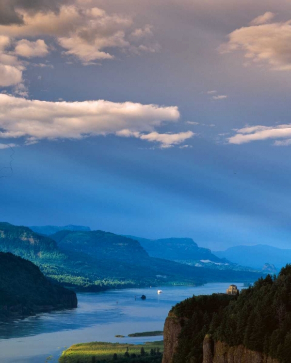 Picture of COLUMBIA RIVER GORGE VIII