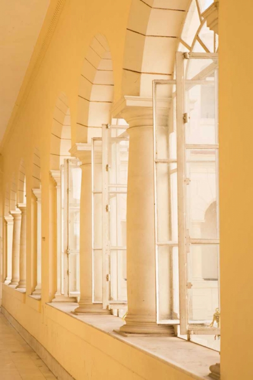 Picture of COLUMNS IN CUBA