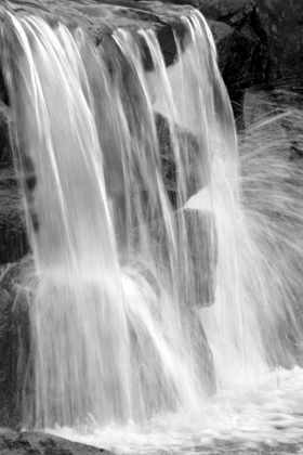 Picture of WATER ON THE ROCKS II BW