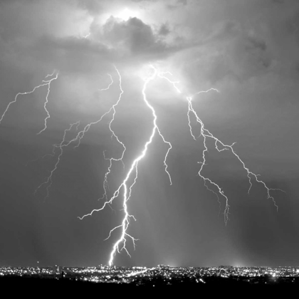 Picture of URBAN LIGHTNING II BW