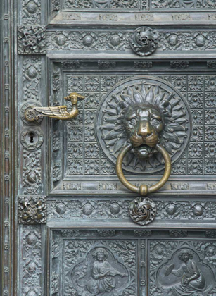 Picture of COLOGNE LIONS HEAD DOOR