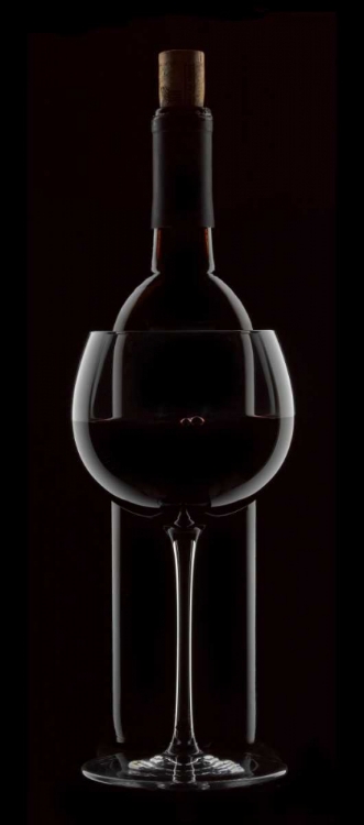 Picture of RED WINE ON BLACK