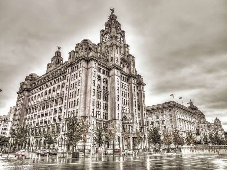 Picture of ROYAL LIVER BUILDING, LIVERPOOL, FTBR-1866