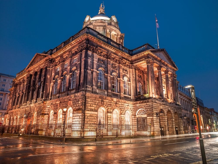 Picture of TOWN HALL BUILDING AT NIGHT, LIVERPOOL, FTBR-1867