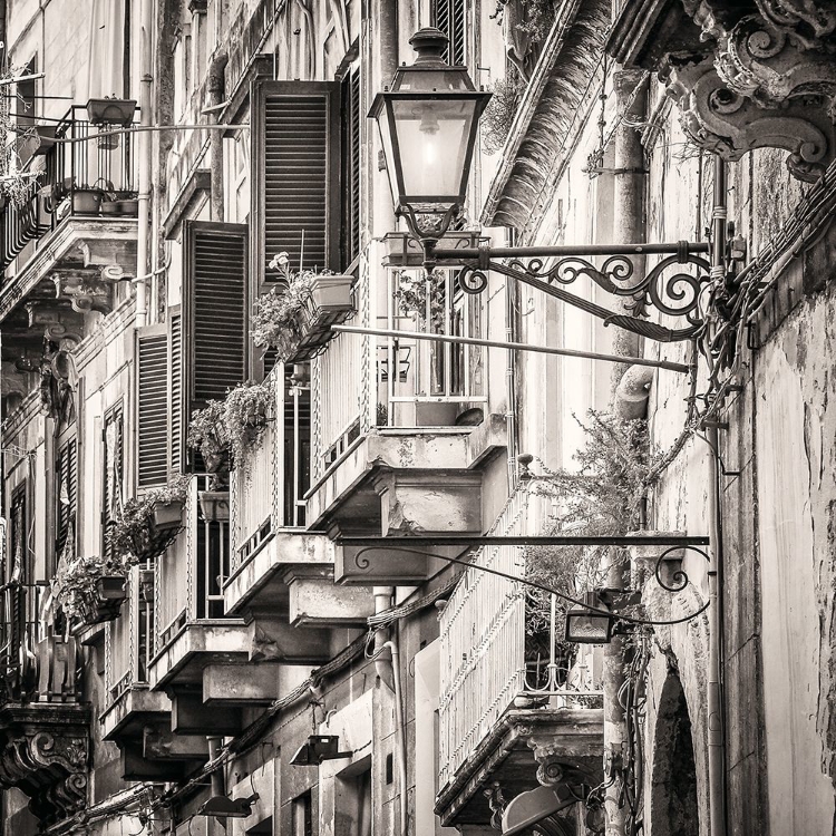 Picture of MEDITERRANEAN STREET SCENE