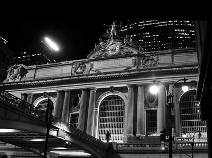 Picture of GRAND CENTRAL STATION AT NIGHT