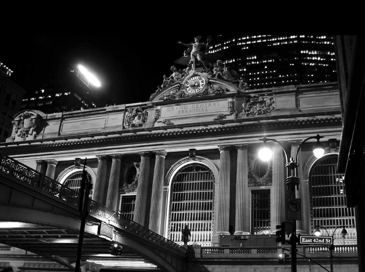 Picture of GRAND CENTRAL STATION AT NIGHT