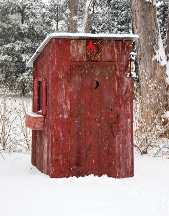 Picture of HOLIDAY OUTHOUSE