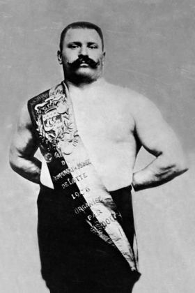 Picture of BODYBUILDER WEARING BANDOLIER OF VICTORY