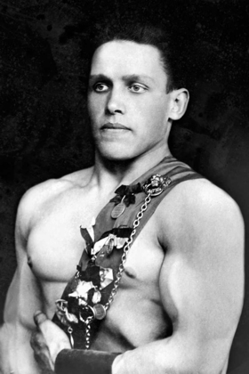 Picture of RUSSIAN WRESTLER WITH MEDALS