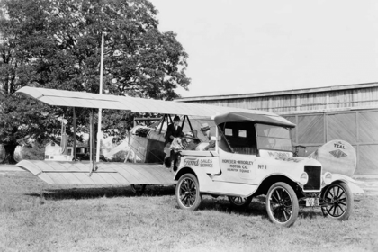 Picture of FORD TOWING PLANE