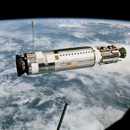 Picture of AGENA TARGET DOCKING VEHICLE VIEWED FROM GEMINI 12, 1966