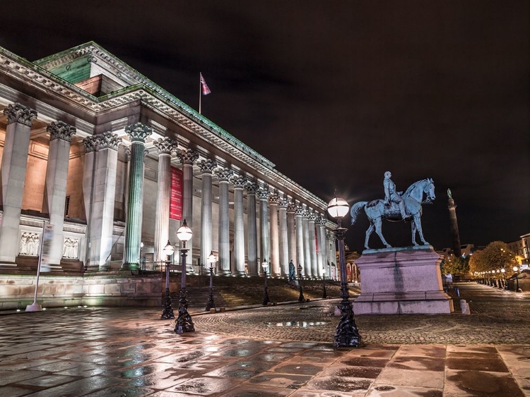 Picture of ST GEORGES HALL AT NIGHT, LIVERPOOL