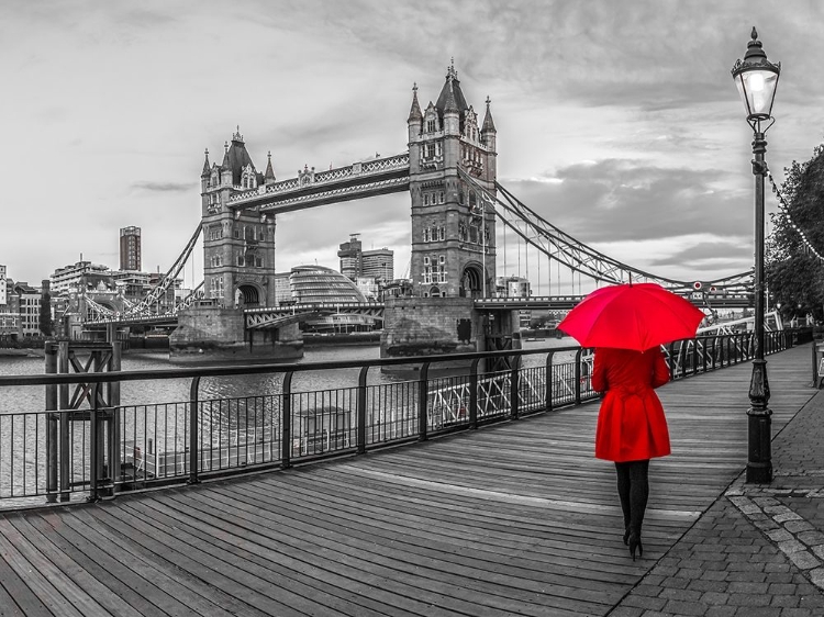Picture of TOURIST WITH RED UMBRELLA ON PROMENADE NEAR TOWER BRIDGE, LONDON, UK