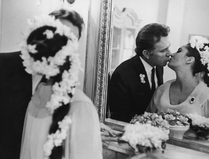 Picture of ELIZABETH TAYLOR AND RICHARD BURTON IN 1964